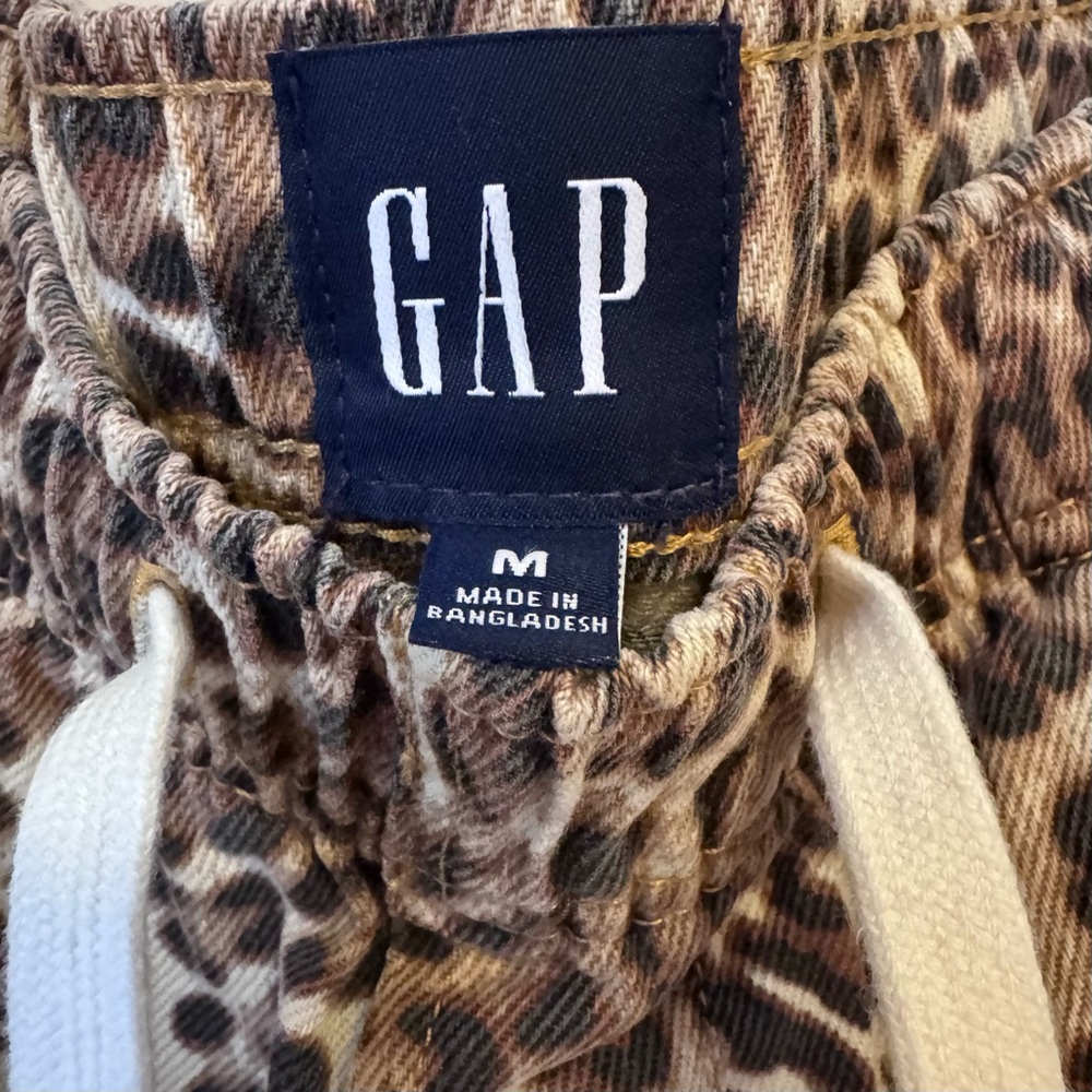 Gap Mid-Rise Ultra Soft Easy Horseshoe Jeans - Picture 4 of 4